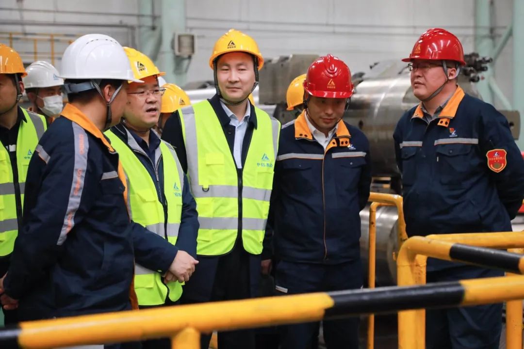 西南鋁業集團副總經理潘禎一行到東輕交流訪問