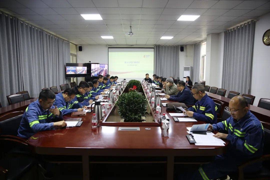 国家电投铝电公司冯建清就遵义公司扭亏脱困难点问题开展调研
