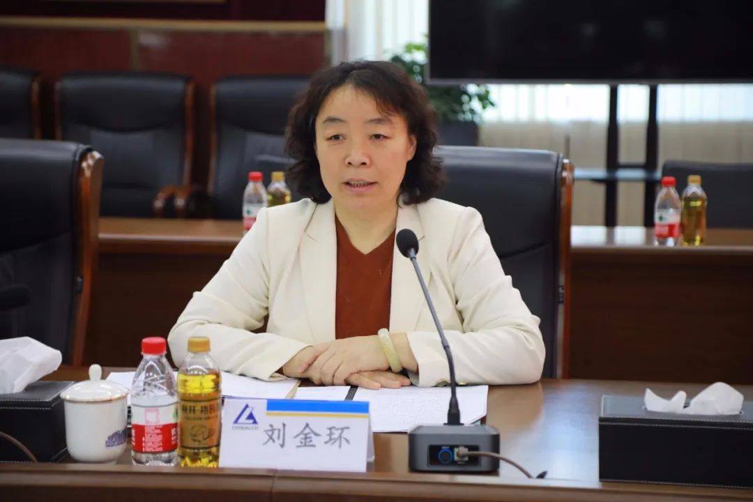 中国一重技师学院副院长刘金环一行到中铝东轻交流访问