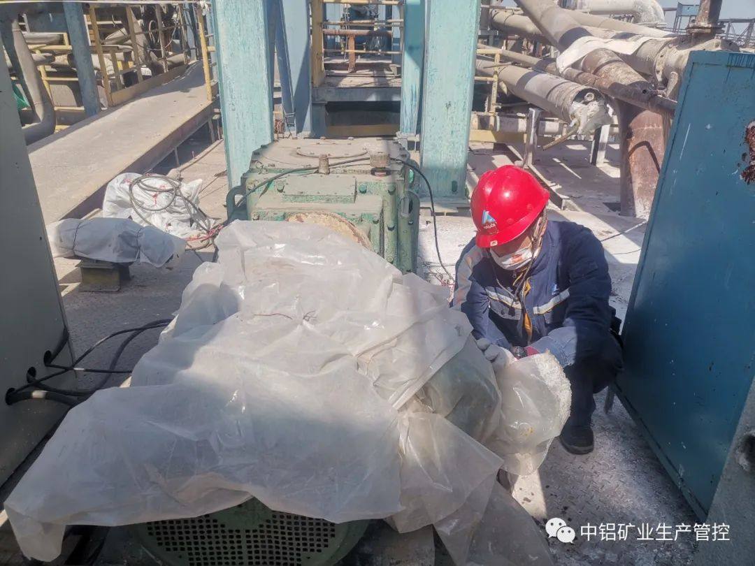 中铝矿业生产管控中心电力运行部对清理检修现场临时用电安全进行督查整治
