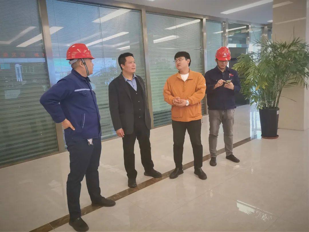 铝用炭素分会副秘书长曾祥科、李志刚等调研新疆铝用炭素企业生产经营情况