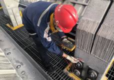 包頭鋁業電解三廠開展電解槽短路口檢查工作