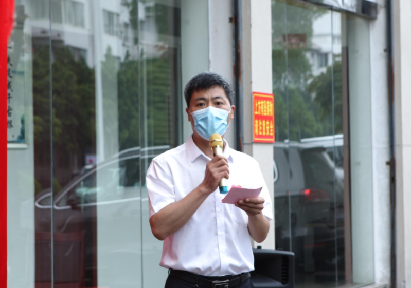 旗能电铝公司全体班子成员出席市场运营分公司揭牌仪式