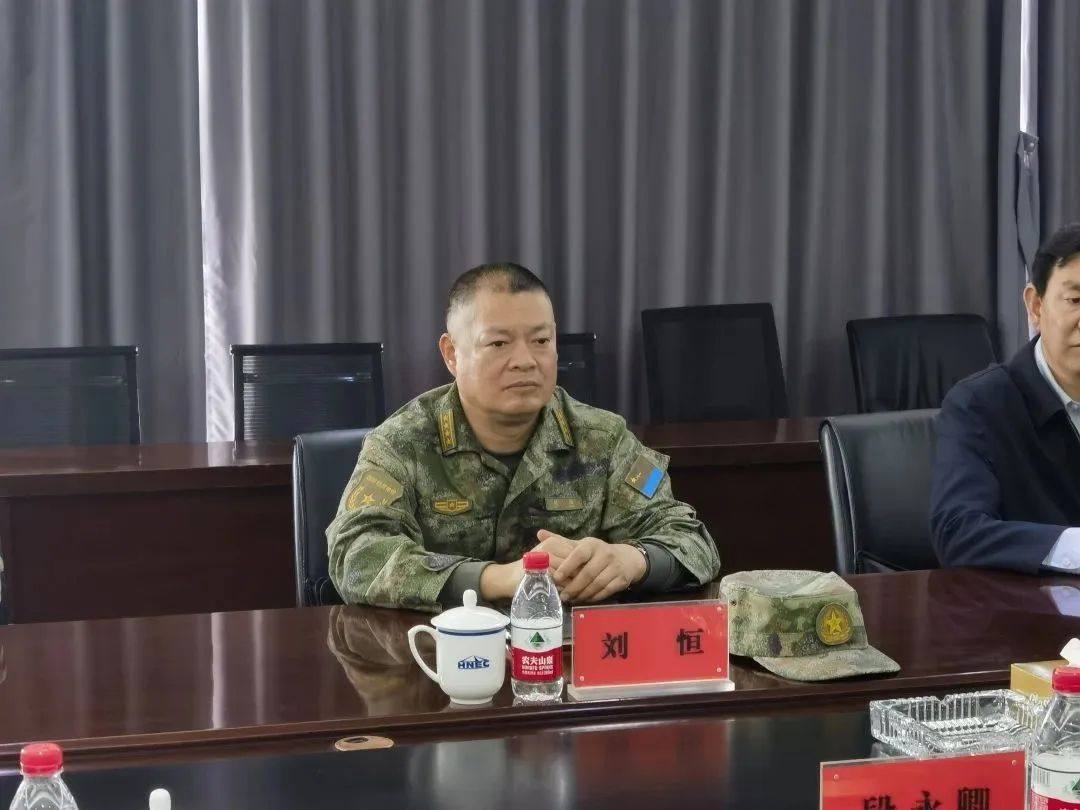 三门峡军分区领导莅临三门峡戴卡公司调研指导工作