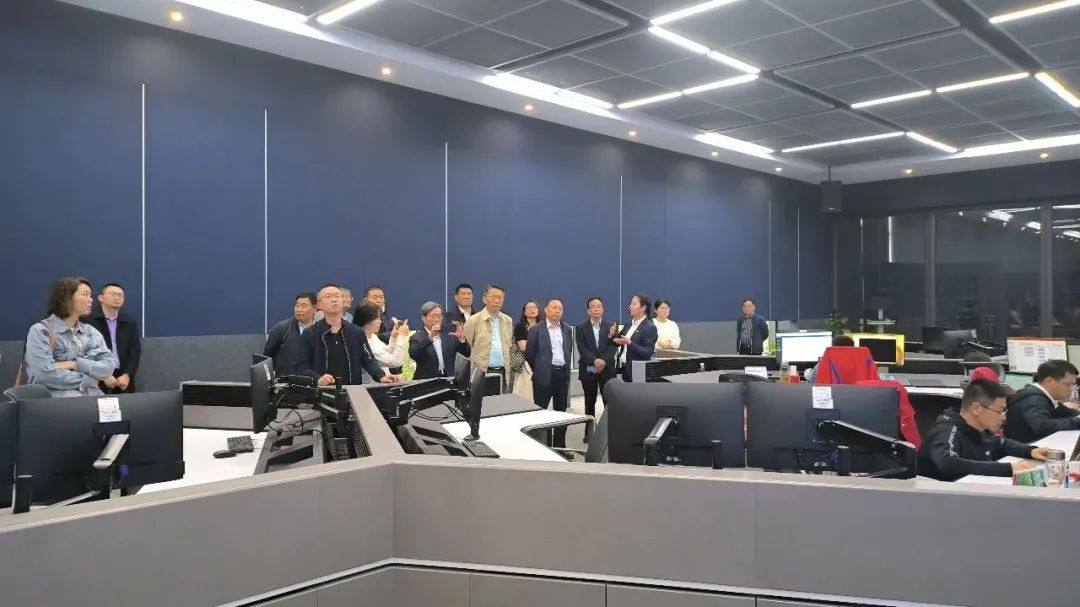 江苏省企业信用管理协会领导一行莅临中亿丰罗普斯金考察调研