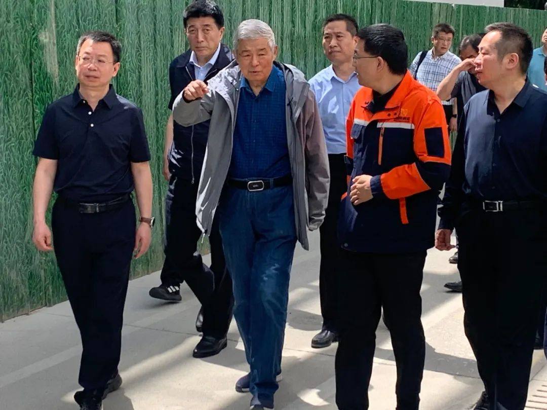 中国工程院院士何季麟到朝辉公司调研