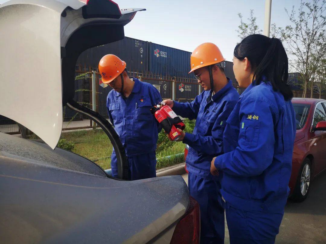 东兴铝业综合服务中心开展道路交通隐患排查整治专项行动