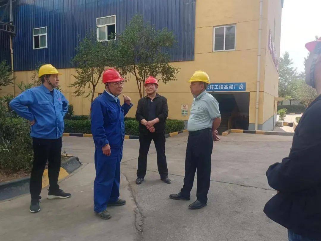 陝西鋅業何學斌督導檢查公司文明創建工作