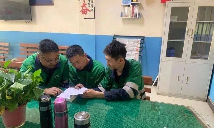 金川铜业电解二分厂青年职工学技练艺氛围浓