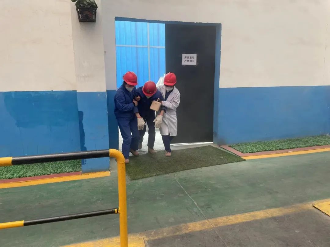 陕西锌业电锌车间熔铸二段开展消防安全应急演练