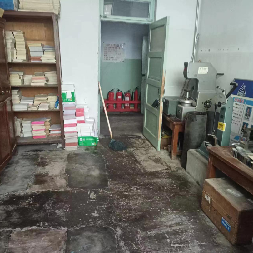中铝西北铝质量管理部试验室性能班进行工作环境美化