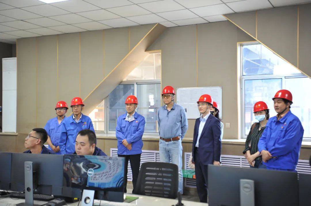 中国华腾工业公司副总裁刘晓东到白银集团调研