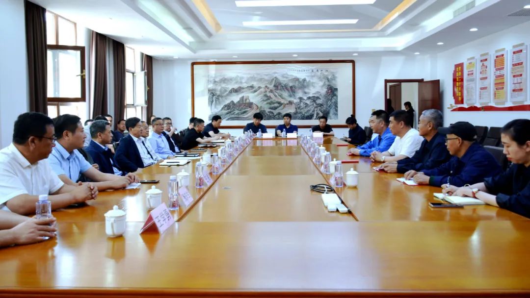 葫芦岛市委常委、常务副市长马文志一行到八家矿业公司调研