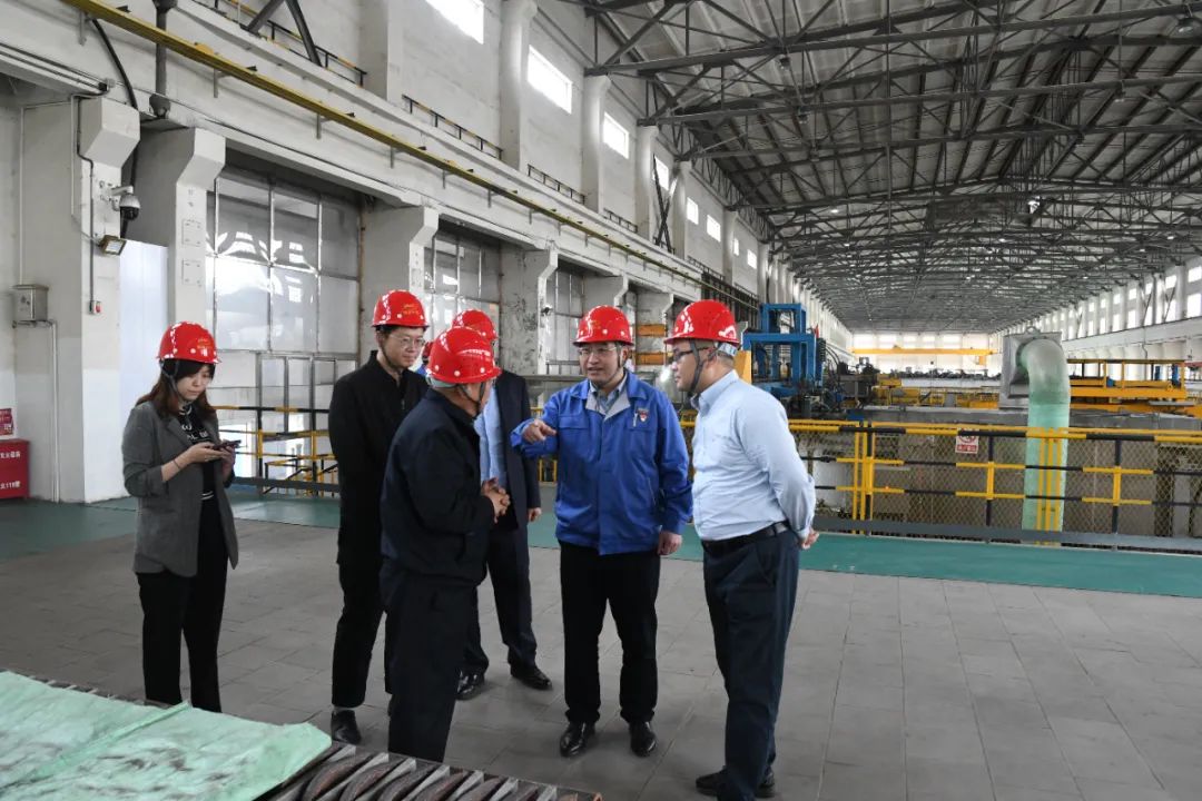 新疆金風科技股份公司副總裁李飛到白銀集團考察