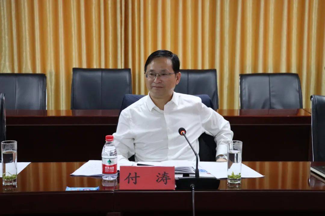 贵阳市政协副主席、清镇市委书记付涛一行到明泰铝业考察