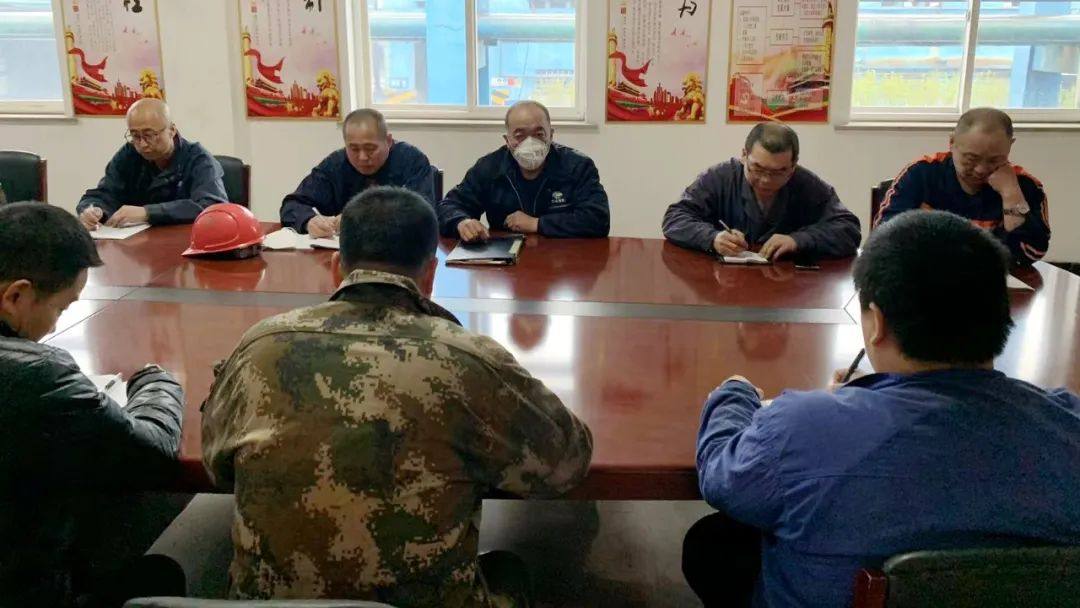 宏跃集团铅锌厂熔炼作业区抓安全重实效