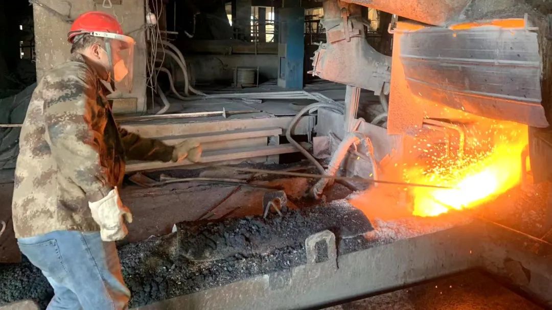 宏跃集团铅锌厂熔炼作业区抓安全重实效