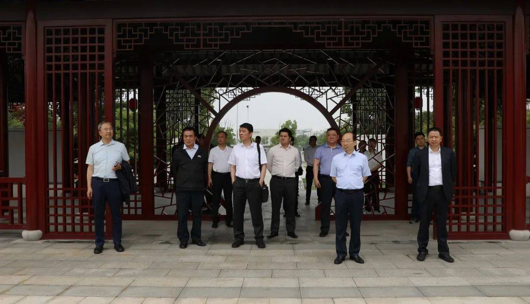 中国施工企业管理协会领导一行莅临中亿丰罗普斯金参观调研