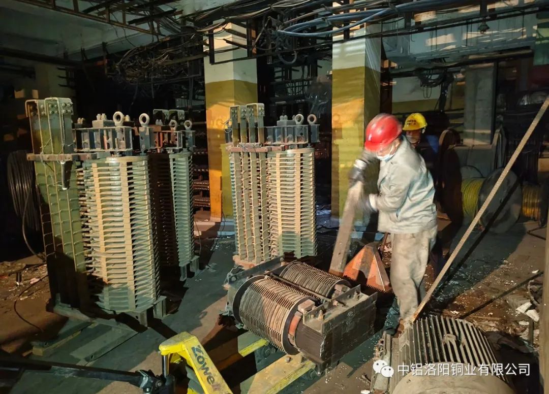 中铝洛阳铜业有限公司资产盘活重点项目：串联轧机拆除进入收尾阶段