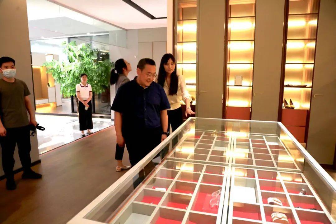 临沂市沂河新区行政审批服务中心主任孙向堃同志一行莅临凯米特公司调研