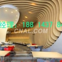商會大廈室內集成<em class='color-orange'>吊頂</em>條形<em class='color-orange'>鋁</em><em class='color-orange'>方</em><em class='color-orange'>通</em>