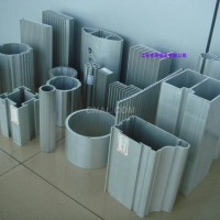 各種異形<em class='color-orange'>鋁型材</em>的定制<em class='color-orange'>生產</em>