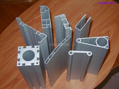 供應工業上所需的各種鋁合金型材