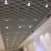 酒店仿木纹<em class='color-orange'>铝</em><em class='color-orange'>方</em><em class='color-orange'>通</em><em class='color-orange'>吊顶</em>