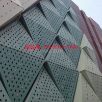 包柱鏤空<em class='color-orange'>鋁</em><em class='color-orange'>單板</em>設計工藝復雜