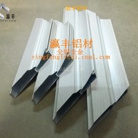 厂家供应欧式木纹柜体门板<em class='color-orange'>铝材</em>