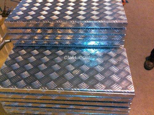 厂家供应花纹铝板，防滑铝板