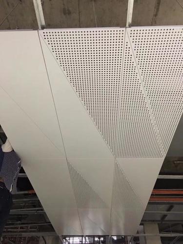 2.0白色氟碳微孔吸音孔幕牆鋁單板