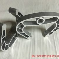 专业生产<em class='color-orange'>铝合金</em><em class='color-orange'>型材</em>