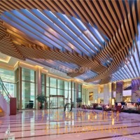 旅遊景區外牆裝飾<em class='color-orange'>木紋</em><em class='color-orange'>鋁</em><em class='color-orange'>方</em><em class='color-orange'>管</em>