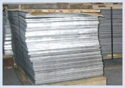 供应各种型号铝板、铝卷、花纹板、热、冷轧板