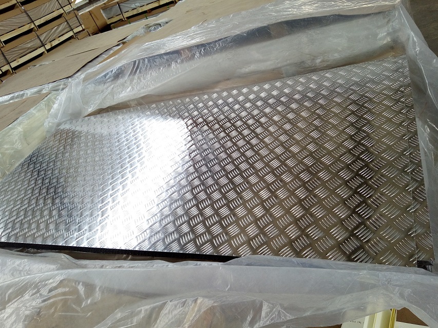 厂家供应的花纹铝板防滑铝板