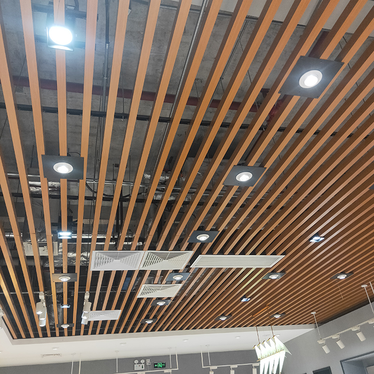 商场木色铝天花吊顶 木纹铝方通