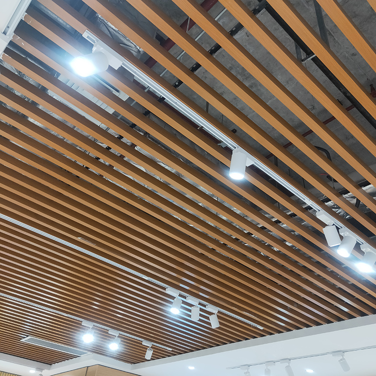 商场木色铝天花吊顶 木纹铝方通
