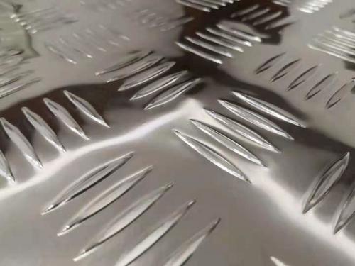 五條筋花紋鋁板多少錢