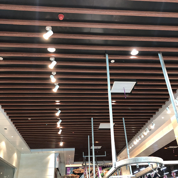 商业中心铝方通吊顶木纹铝方通
