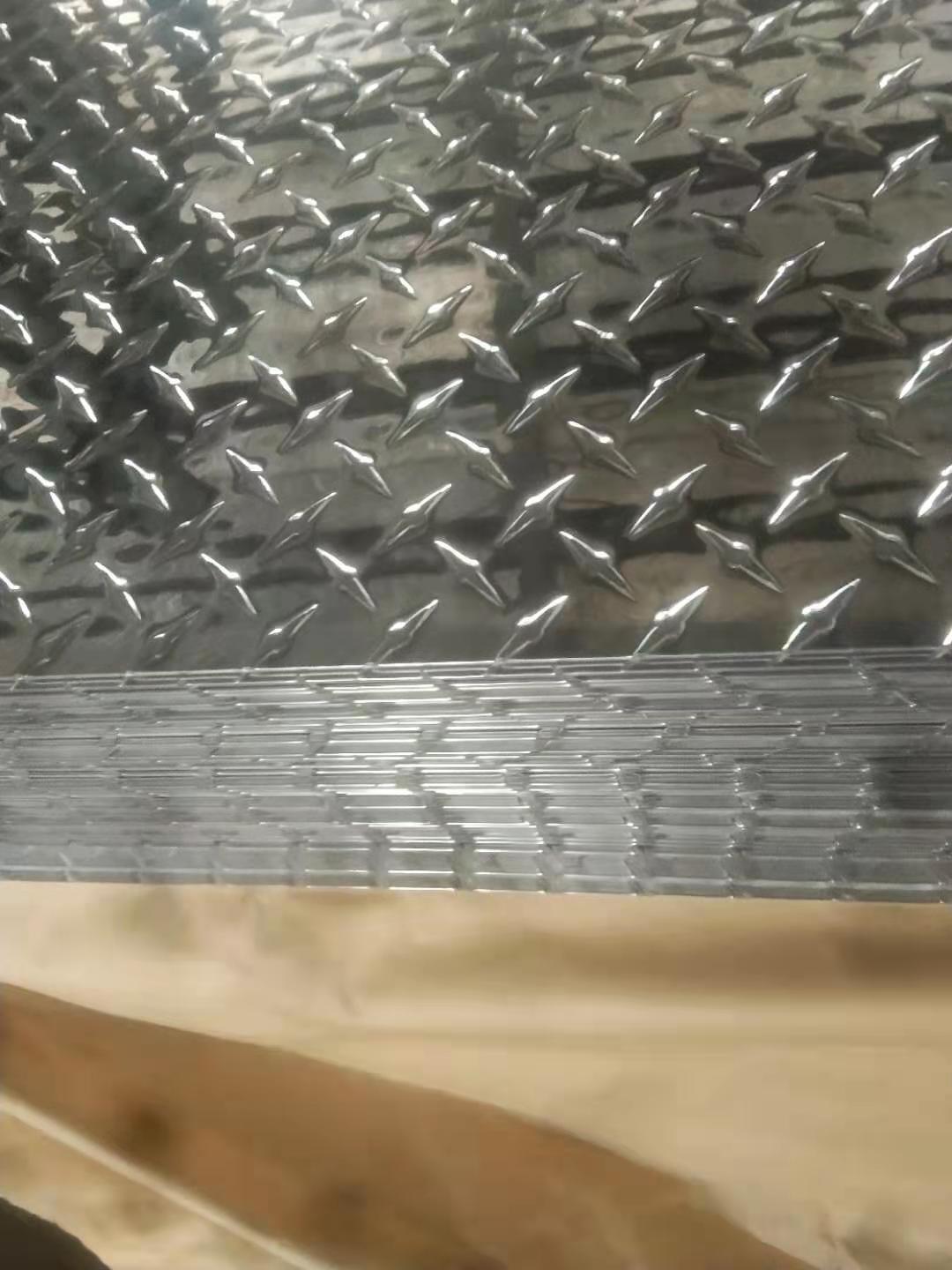 指針型花紋鋁板
