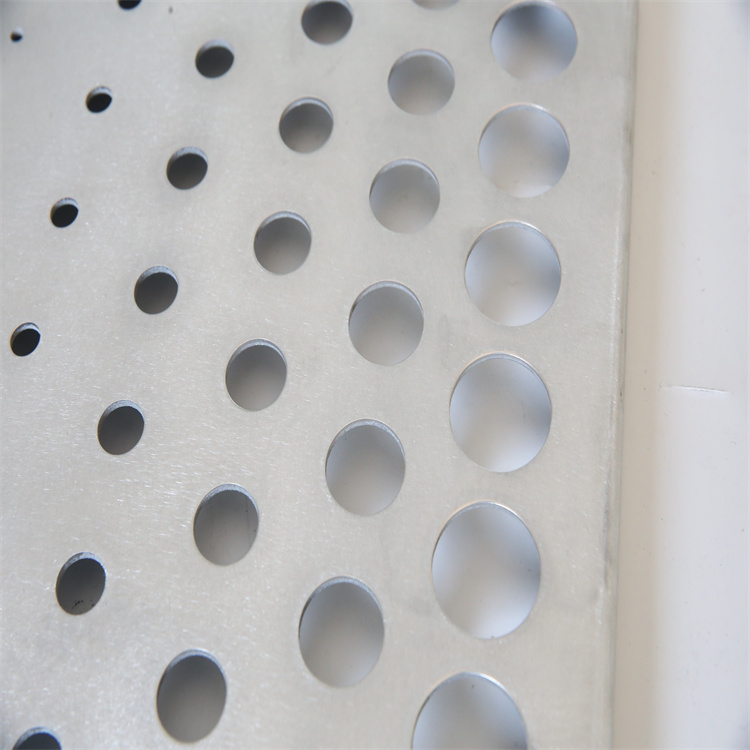 衝孔雕花鋁單板車站可用恆倫
