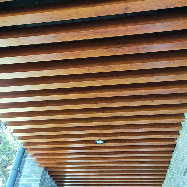 木头色铝格栅吊顶50x120铝通