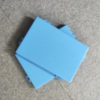 幼儿园蓝色铝单板<em class='color-orange'>背景墙</em><em class='color-orange'>铝板</em>定制