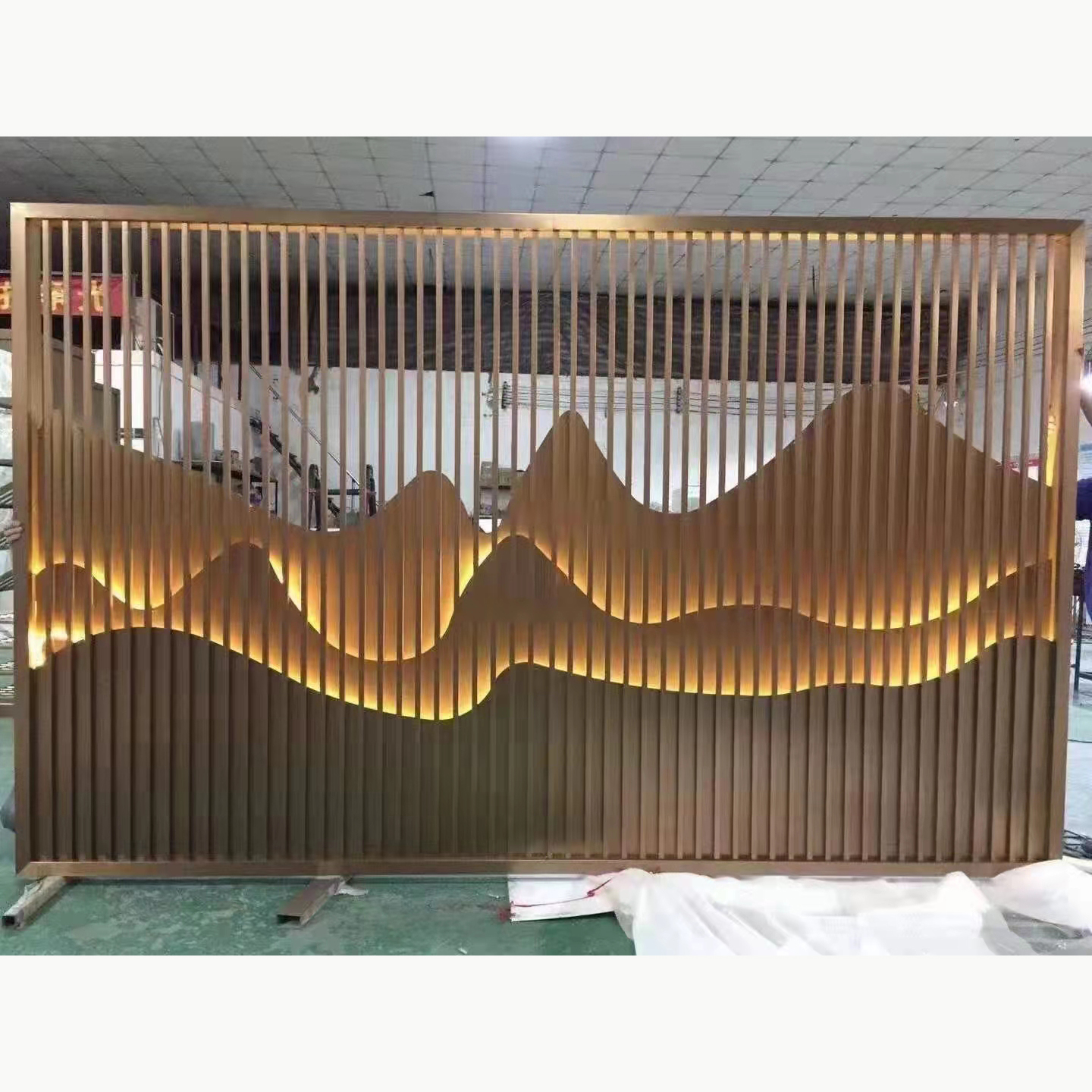 茶室隔断铝屏风造型山水画铝背景墙