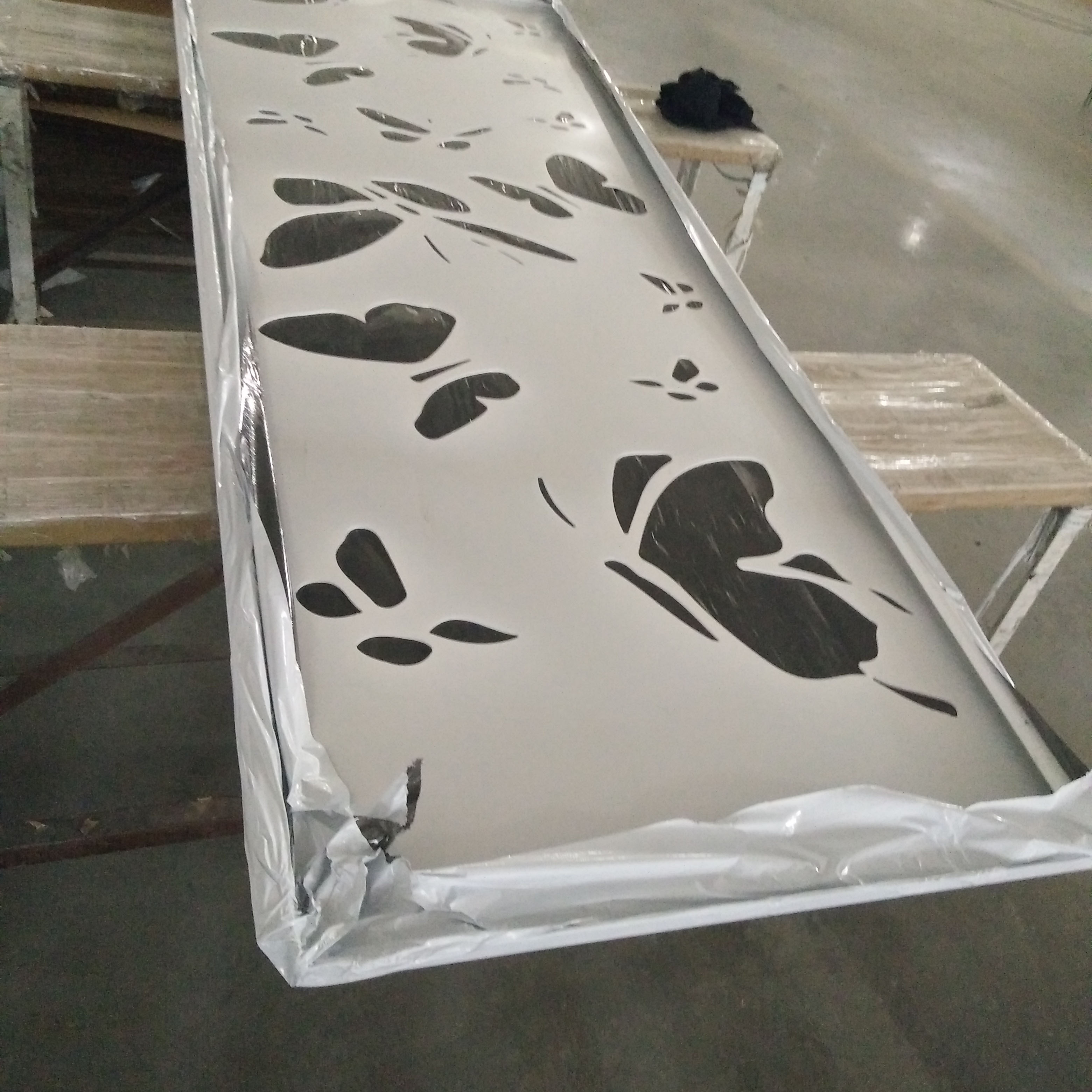 镂空雕花铝单板异形冲孔铝板工厂