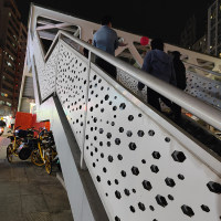 人行天桥包边包柱铝单板六角孔铝板